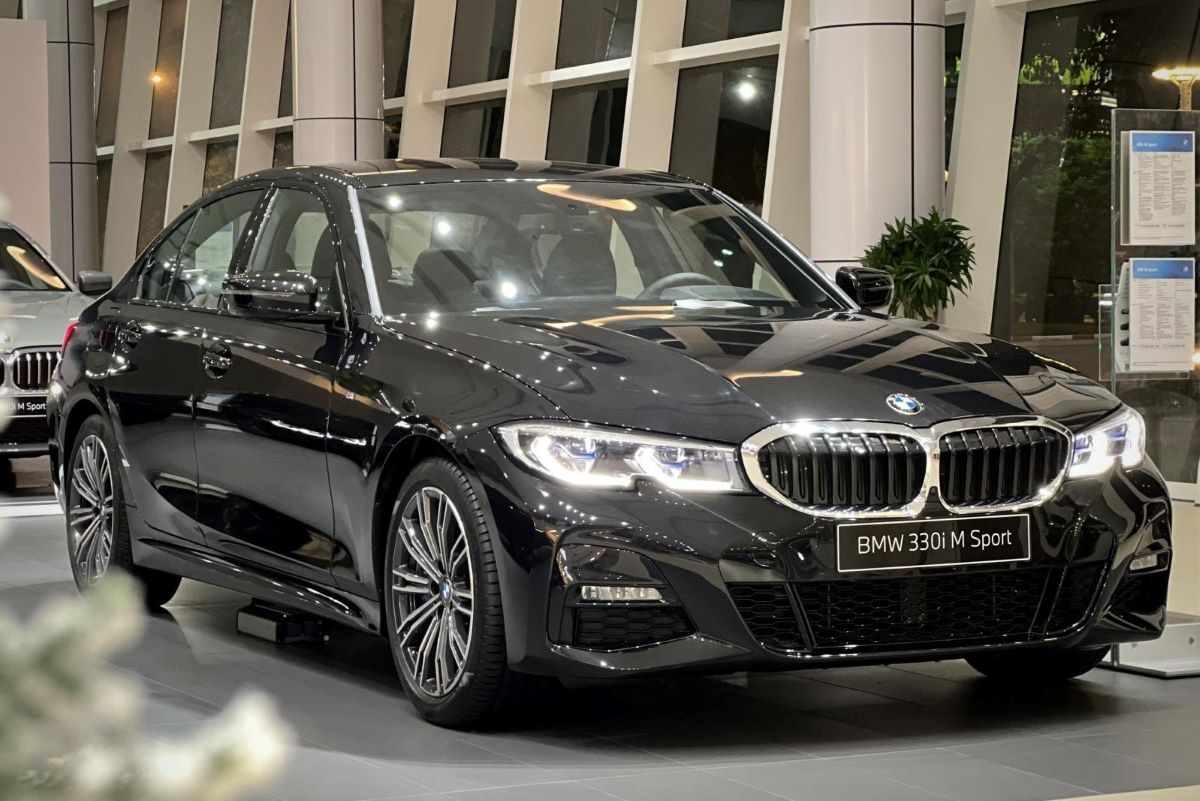 BMW 3-Series 1