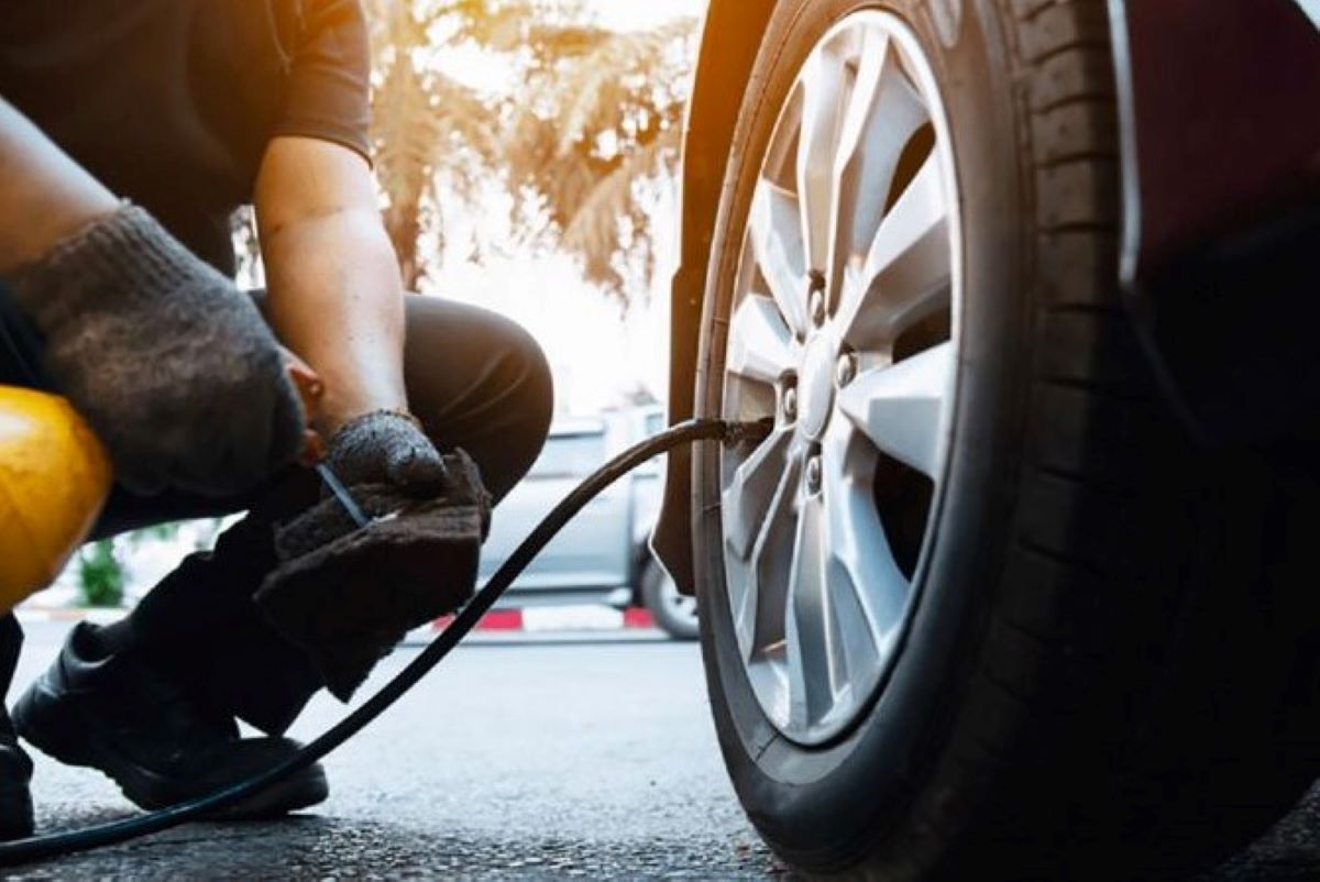 Duy trì áp suất lốp tiêu chuẩn là việc quan trọng để đảm bảo an toàn cho mỗi chuyến đi 1