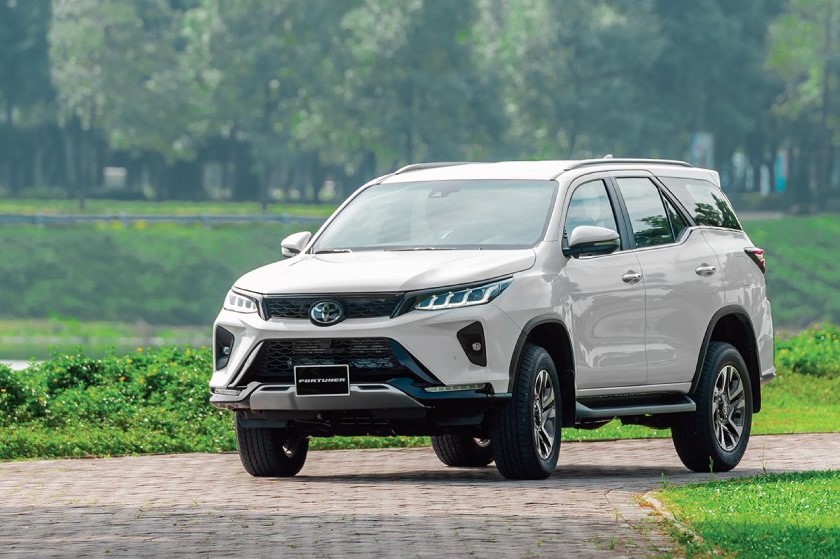 Toyota Forturner giảm hơn 100 triệu đồng cho xe đời 2022 1