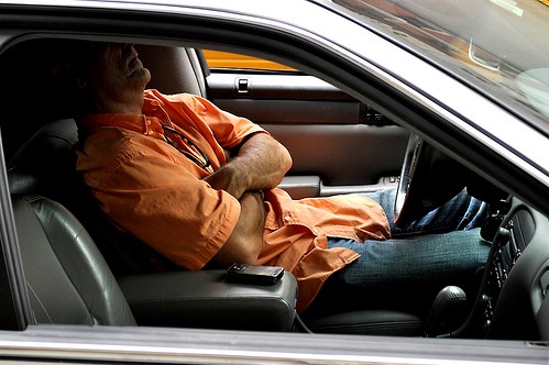 4 nguy&ecirc;n tắc đảm bảo an to&agrave;n tối đa khi ngủ trong xe &ocirc; t&ocirc; điện 1