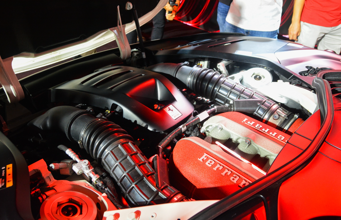 Động cơ xe Ferrari Purosangue.