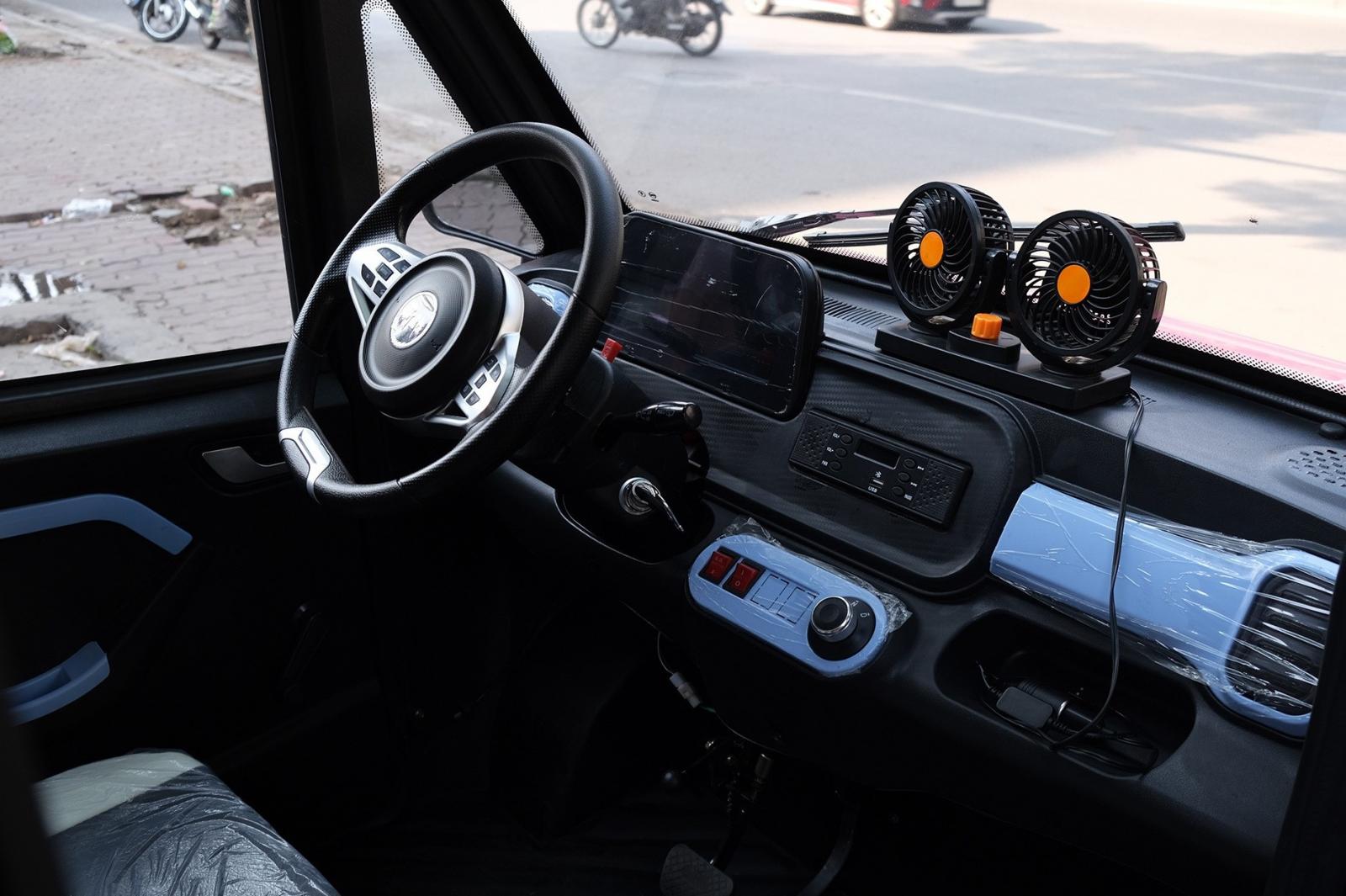 Chiếc xe mini Trung Quốc giá rẻ có ngoại thất màu hồng. a3