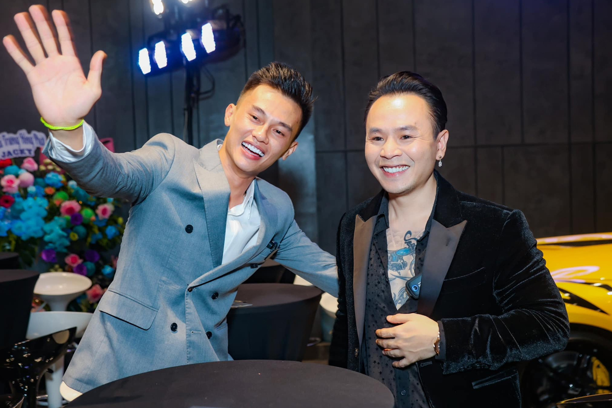 trùm buôn siêu xe Phan Công Khanh4 trùm buôn siêu xe Phan Công Khanh4.