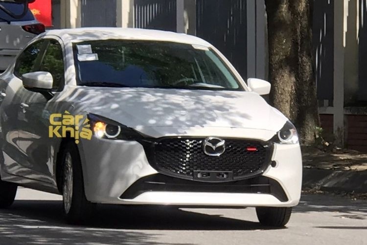 Mazda2 facelift lộ ảnh đăng kiểm, bản cũ 