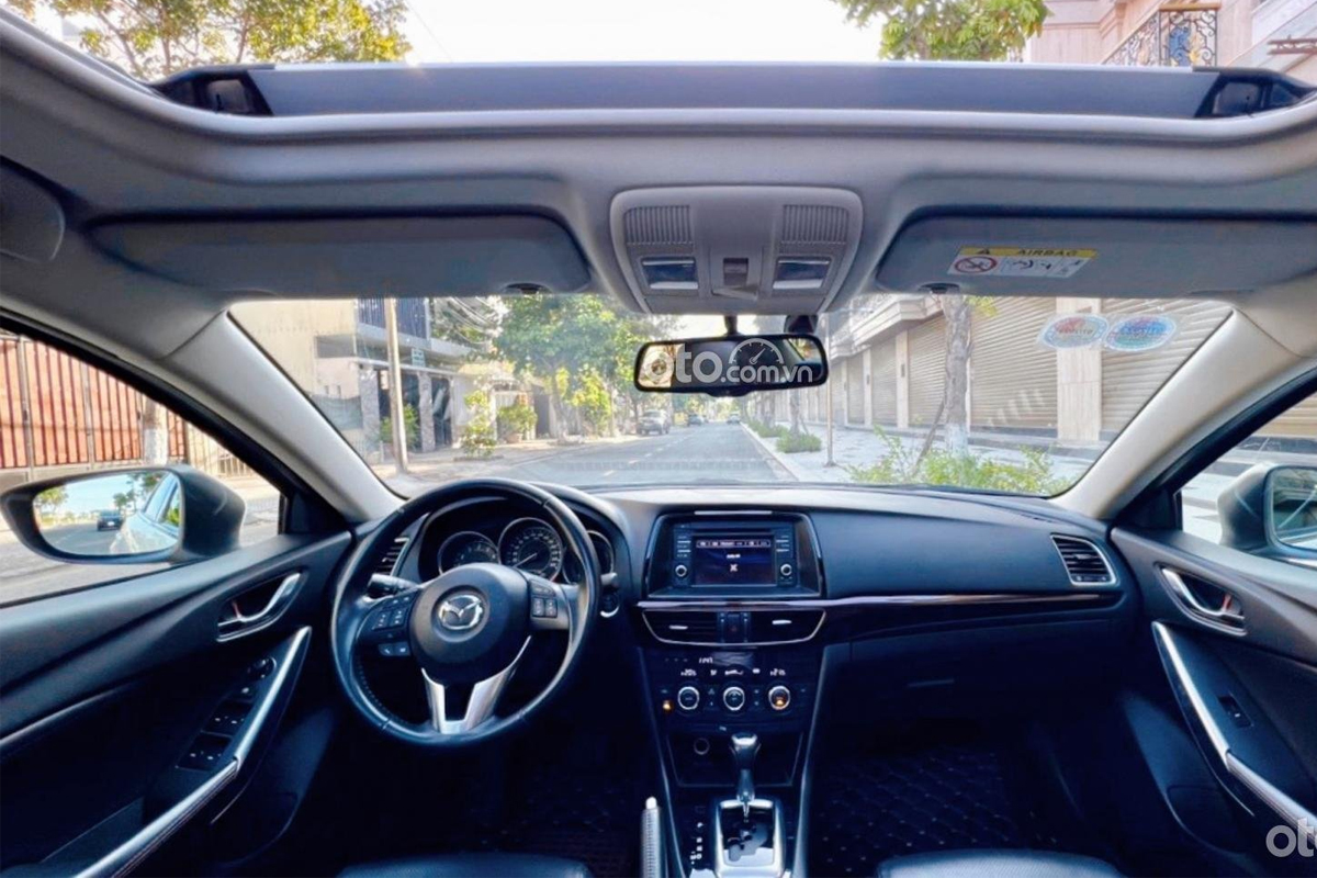 Nội thất Mazda 6 2013 cũ.