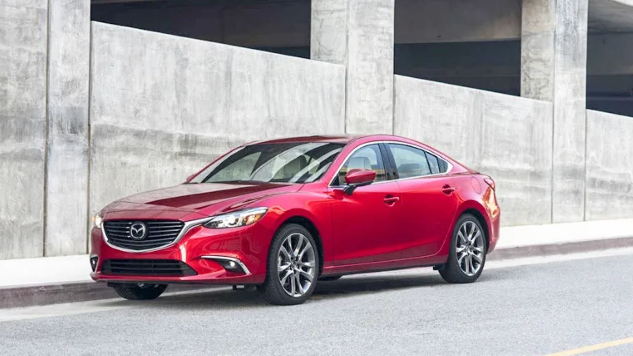 Mazda6 2017 tầm giá 550 - 600 triệu đồng đang là mục tiêu săn đón của khách mua xe cũ 1