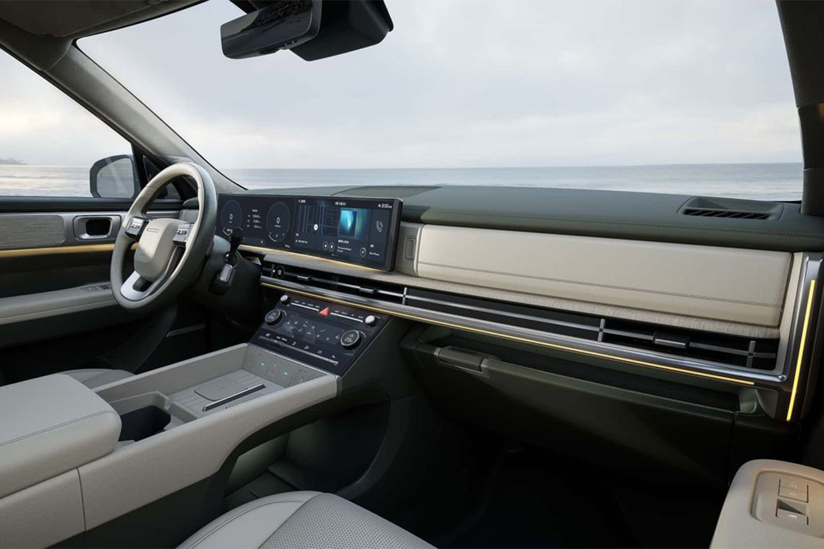 Khoang nội thất tiện nghi, thân thiện người dùng của Hyundai Santa Fe 2024 1