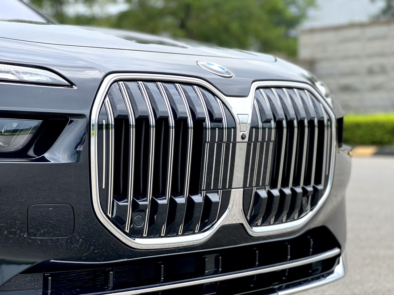 Tản nhiệt xe&nbsp;BMW 735i.