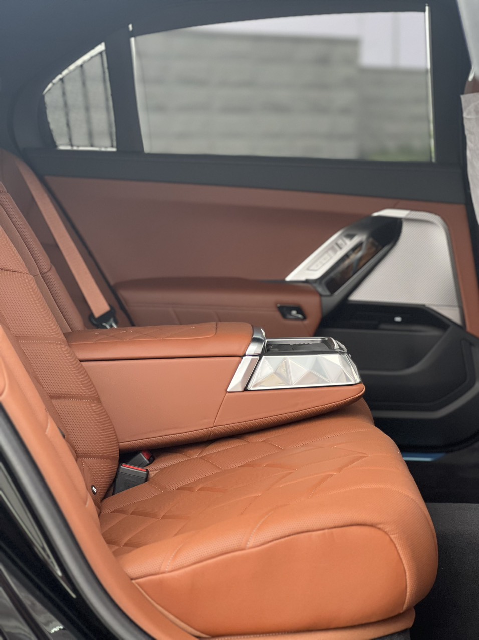 Ghế sau của xe BMW 735i .