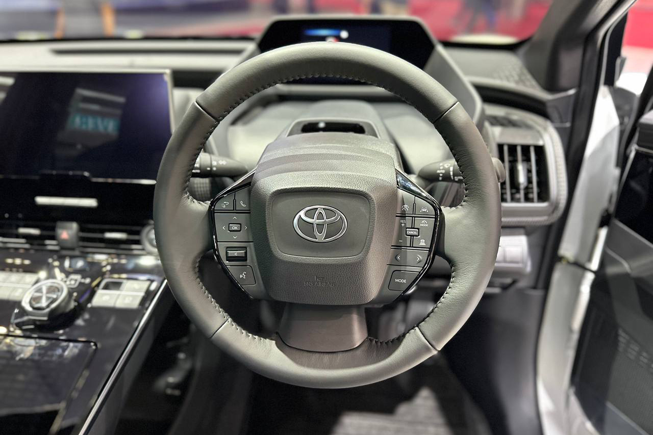 Vô lăng xe Toyota bZ4X 1