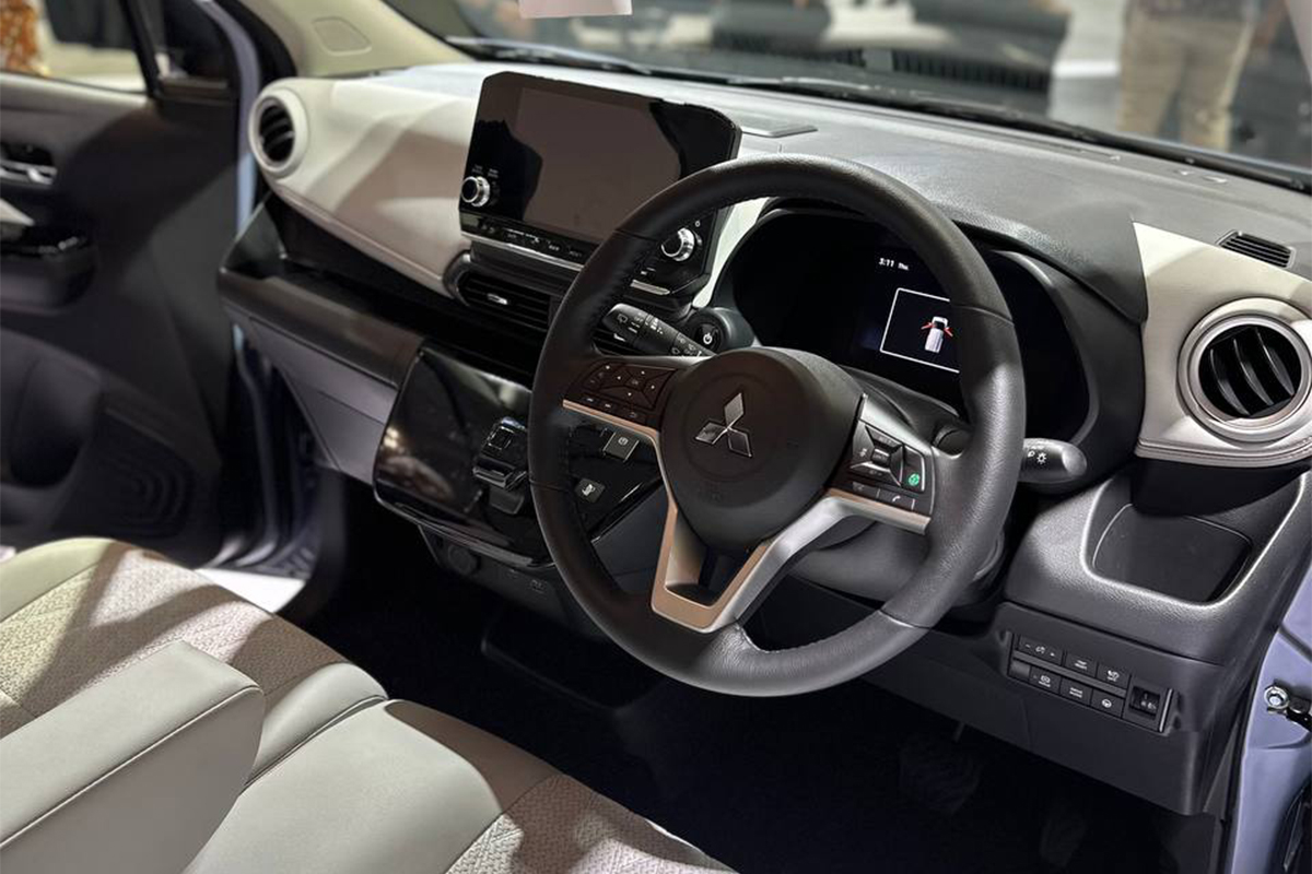 Nội thất xe Mitsubishi eK X EV 1