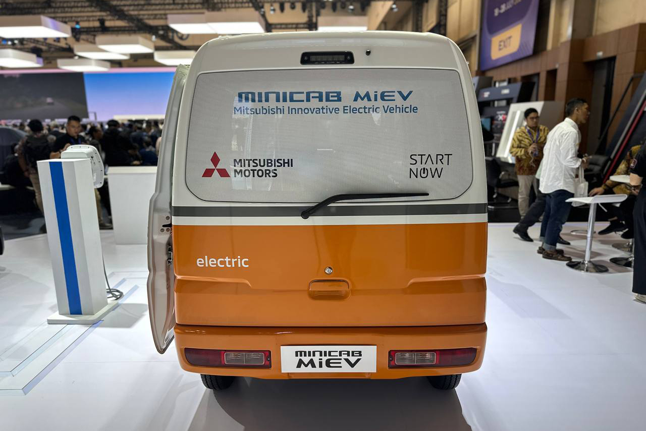 Đuôi xe tải van điện Minicab MiEV 1