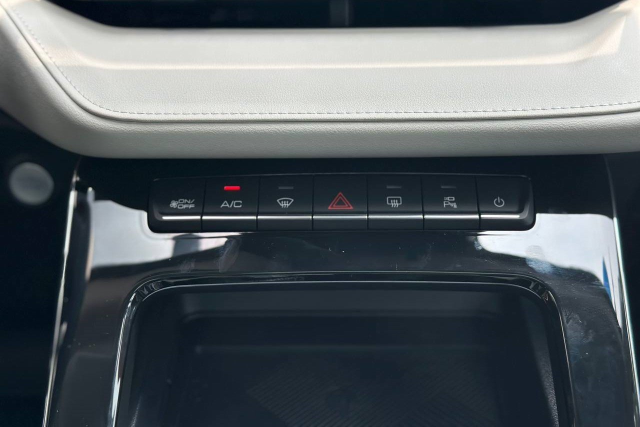 Điều khiển điều h&ograve;a xe Haval H6.