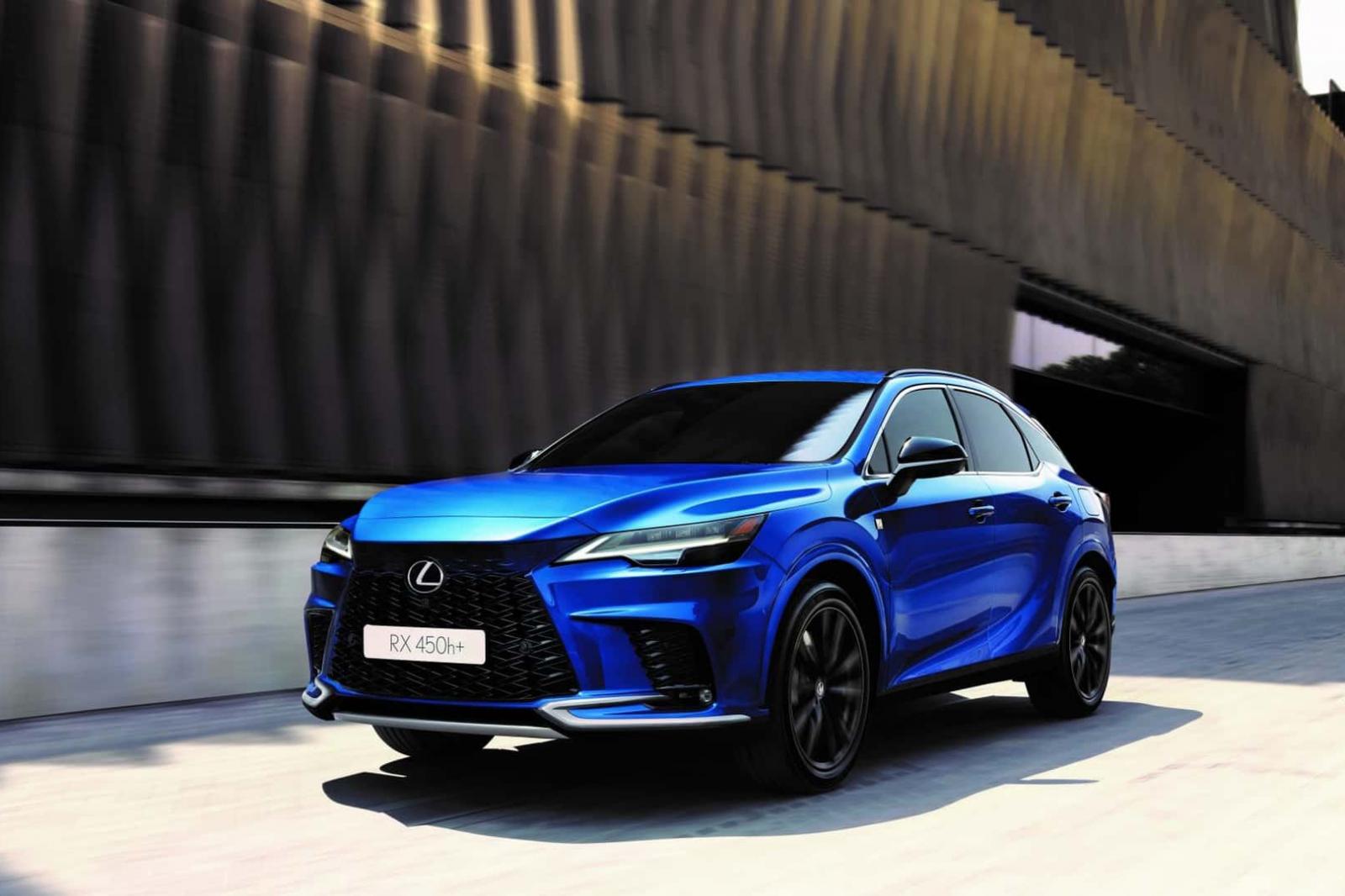 Điểm nhấn của gói F Sport Design chính là lưới tản nhiệt dạng lưới. 1