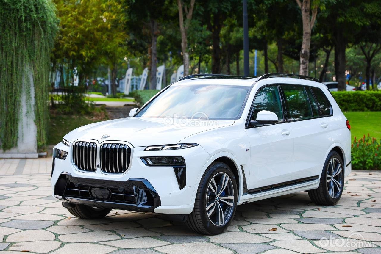Đại lý xả hàng BMW X7 2022 với mức giảm giá gần tỷ đồng.