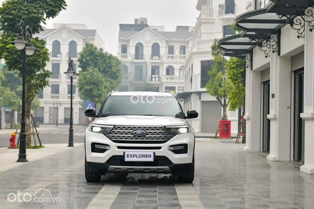 Ford Explorer.