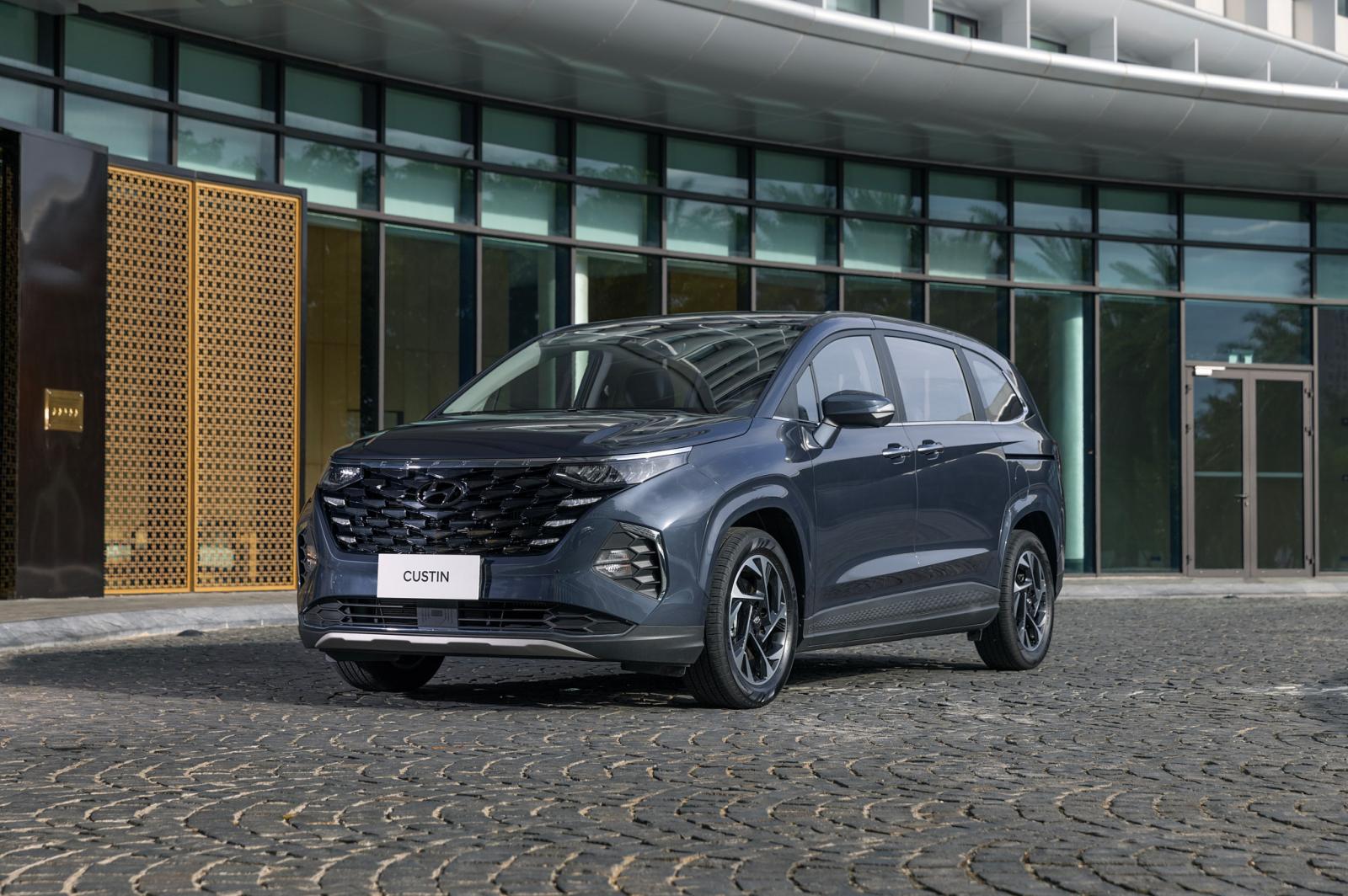 MPV cỡ lớn Hyundai Custin .