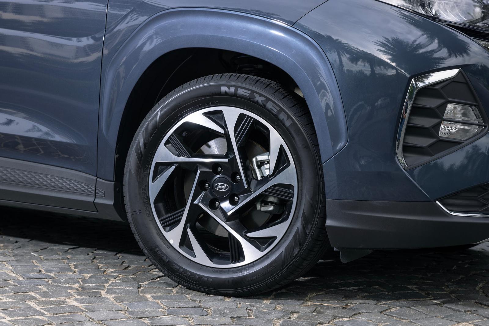 La-zăng xe Hyundai Custin.