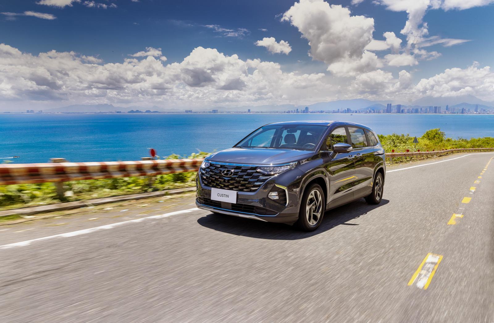 Vận hành Hyundai Custin.