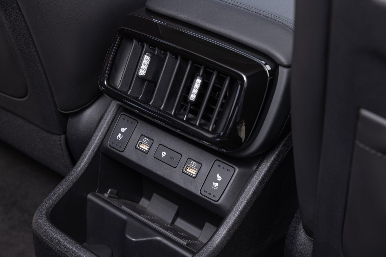 Cửa gió điều hòa xe Hyundai Custin1.