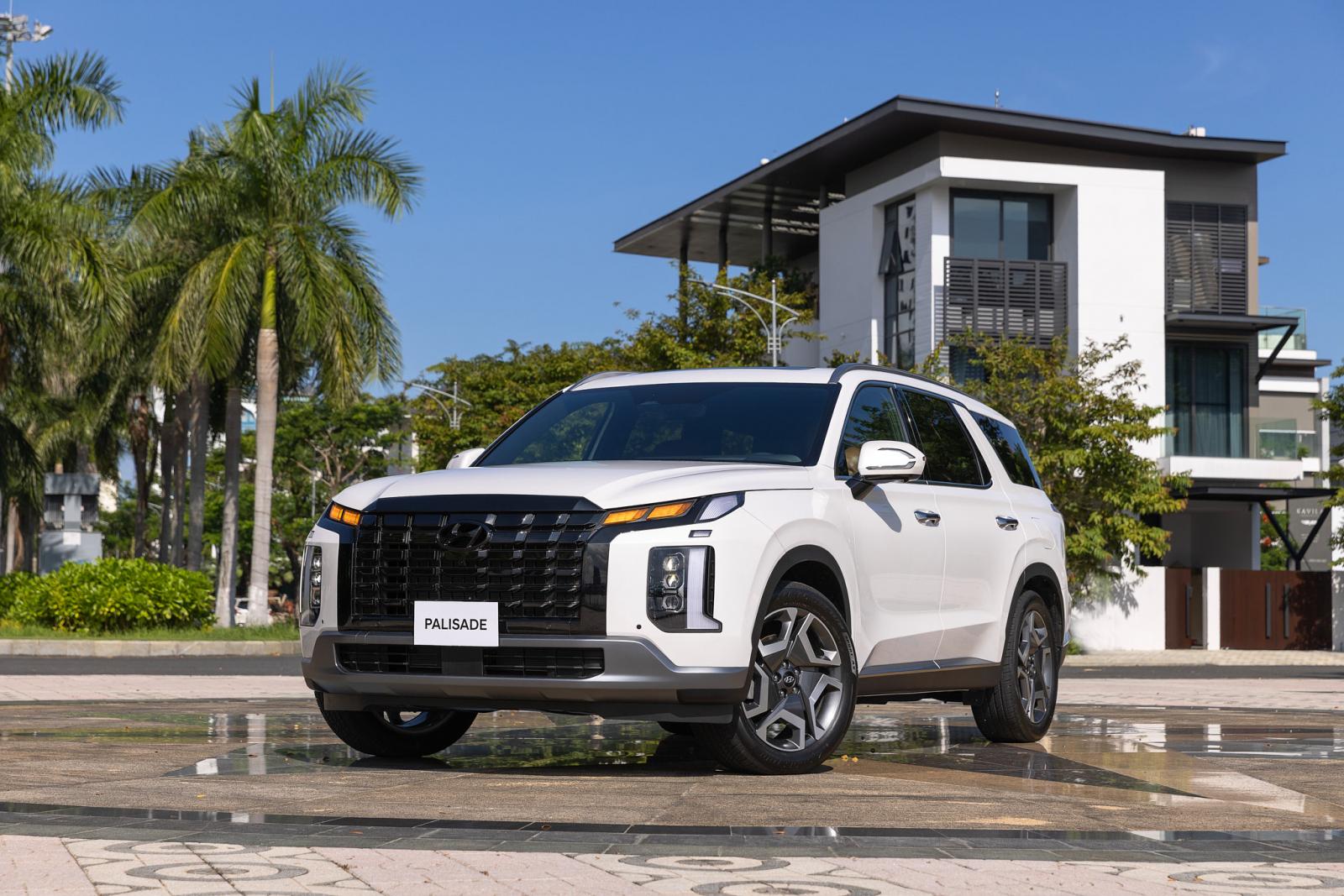 Gi&aacute; xe Hyundai Palisade .