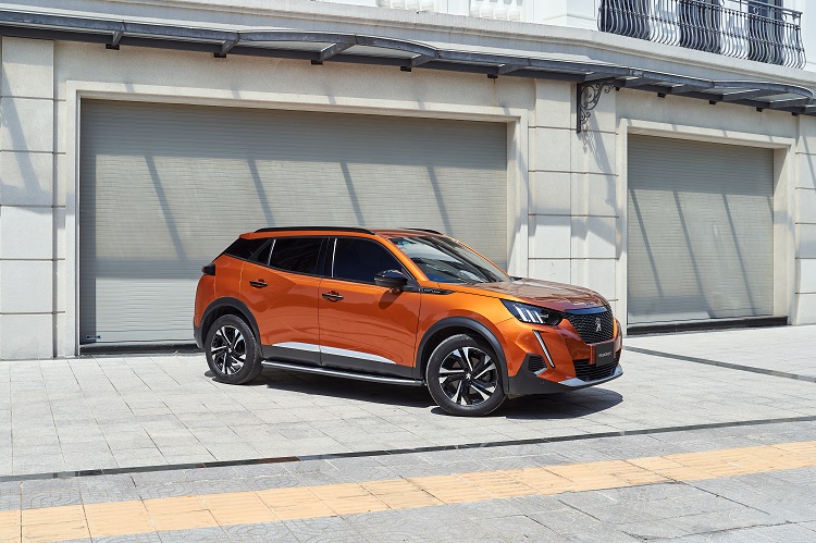 Peugeot Việt Nam &aacute;p dụng gi&aacute; mới cho bộ 3 SUV cao cấp, đưa gi&aacute; xe 2008 trở về mức khởi điểm chỉ từ 749 triệu đồng.