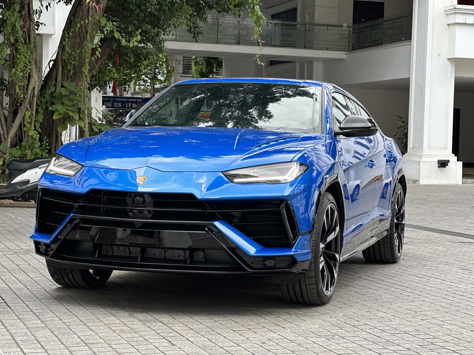 Lamborghini Urus S 2023 đầu tiên tại Việt Nam.