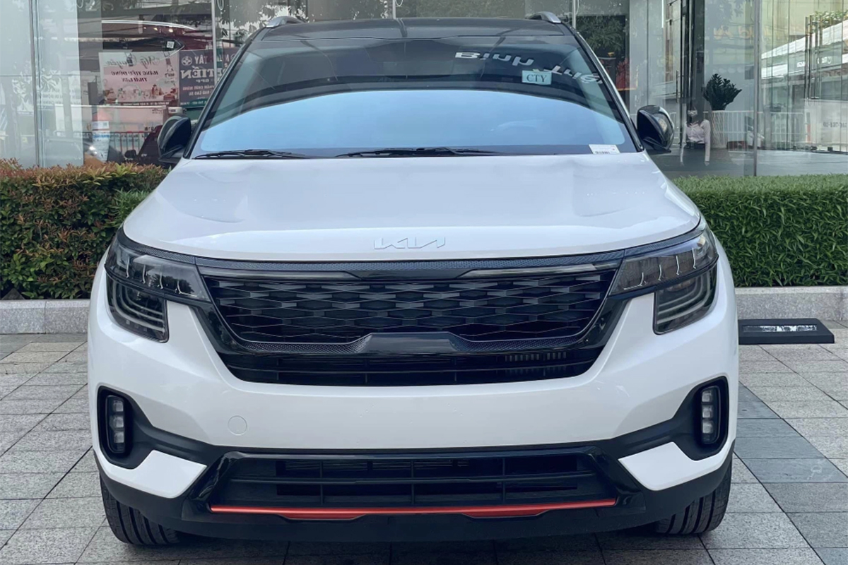 Cận cảnh KIA Seltos X-Line giá 714 triệu đồng vừa về đại lý 1