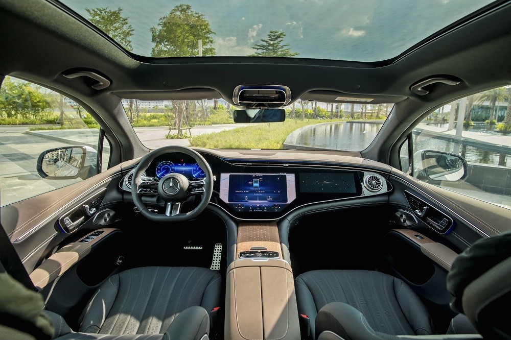 Bên trong xe Mercedes-Benz EQS 500 4Matic SUV.