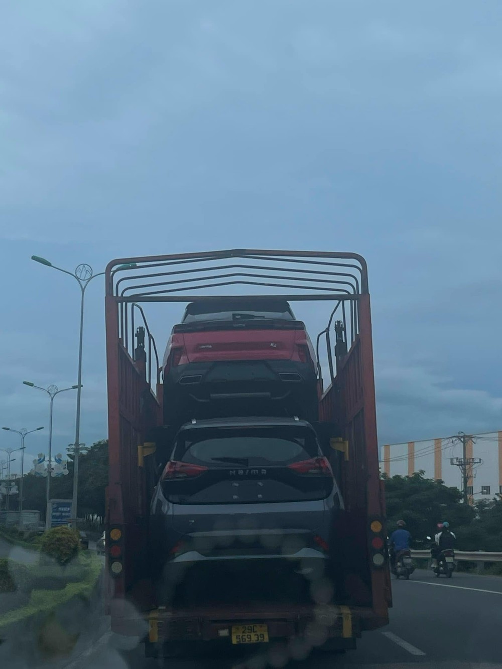Bộ đôi Haima 7X và 8S lộ diện trên phố Việt, ngày ra mắt không còn xa 1