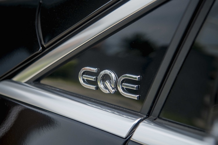 t&ecirc;n xe Mercedes-Benz EQE 500 4Matic.