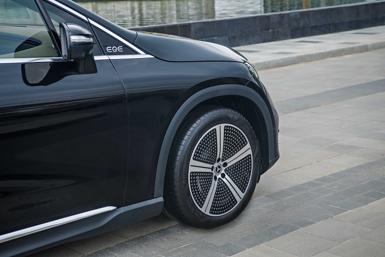 La-zăng xe Mercedes-Benz EQE 500 4Matic.