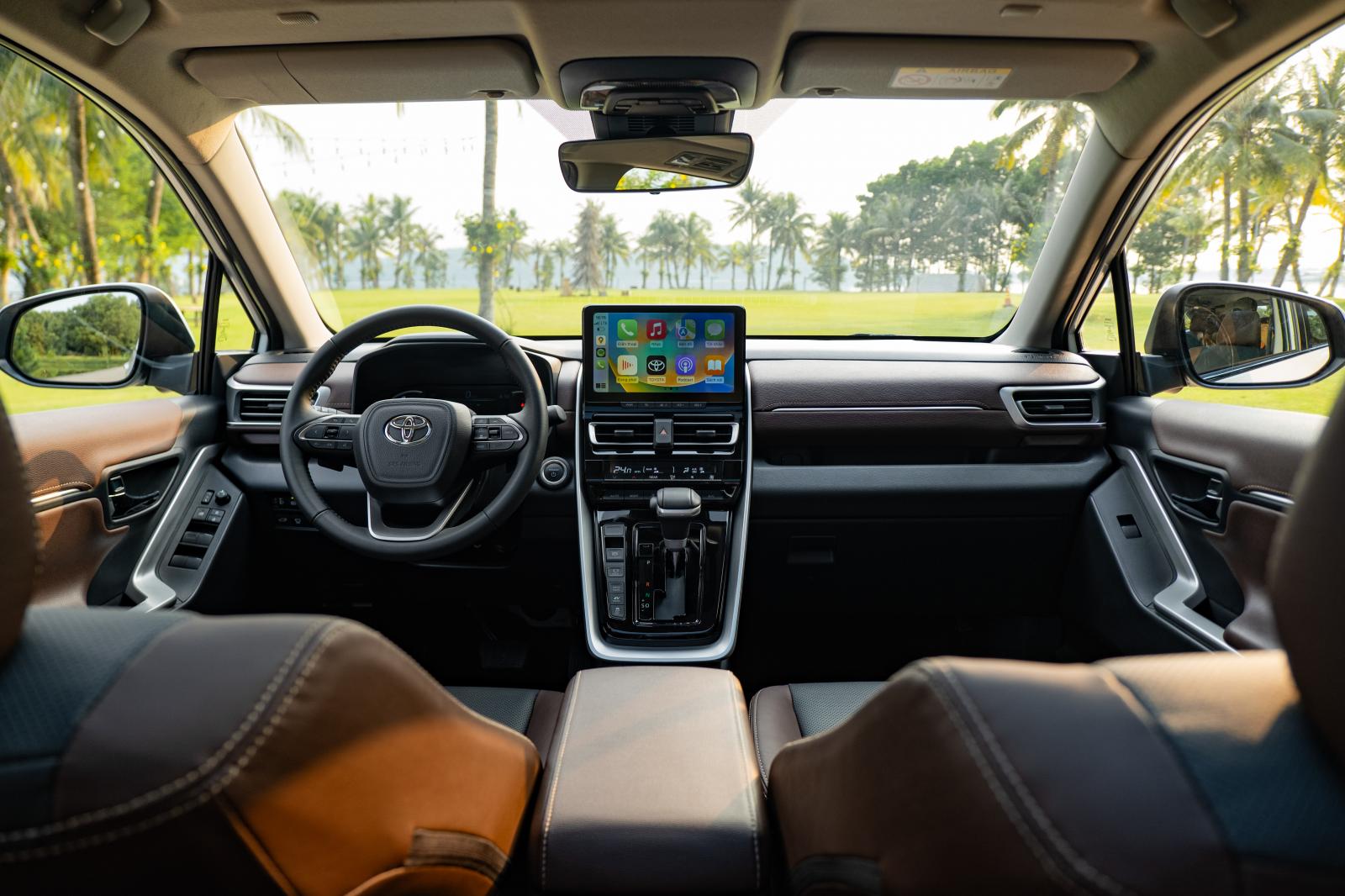 Nội thất xe Toyota Innova Cross.