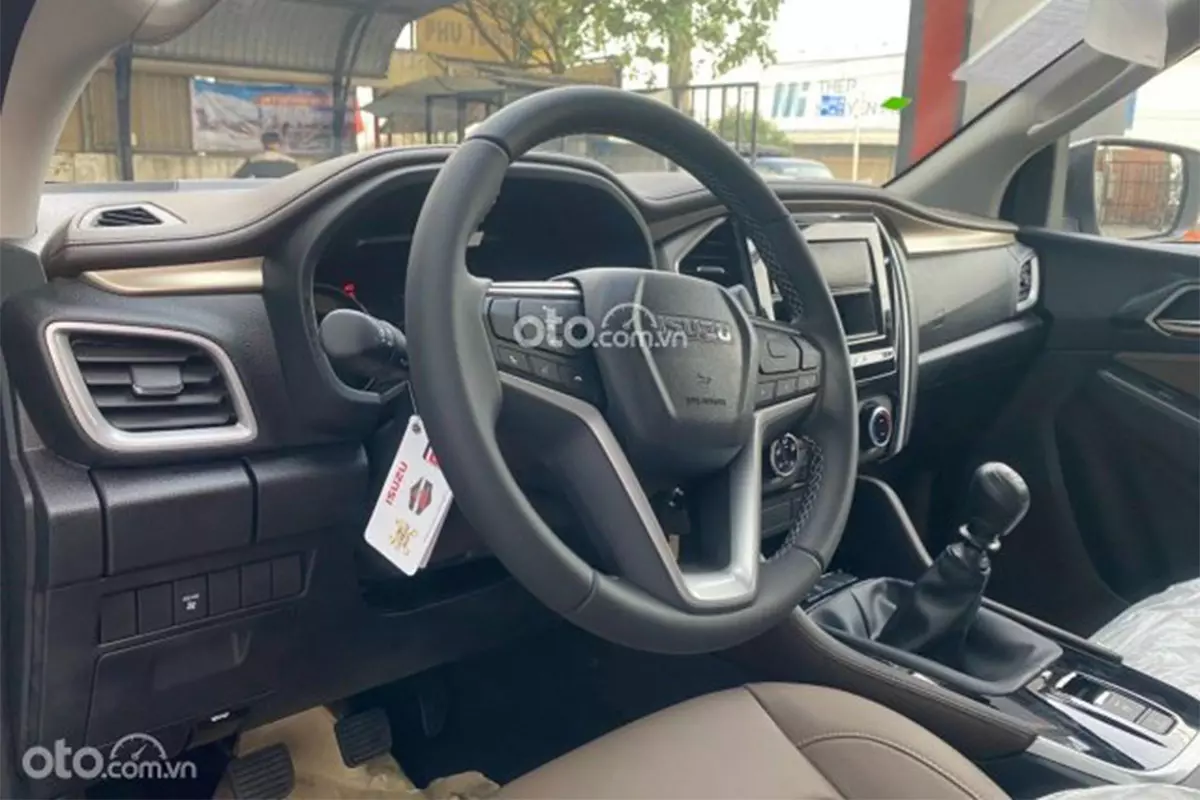 Thiết kế nội thất xe Isuzu MU-X 1
