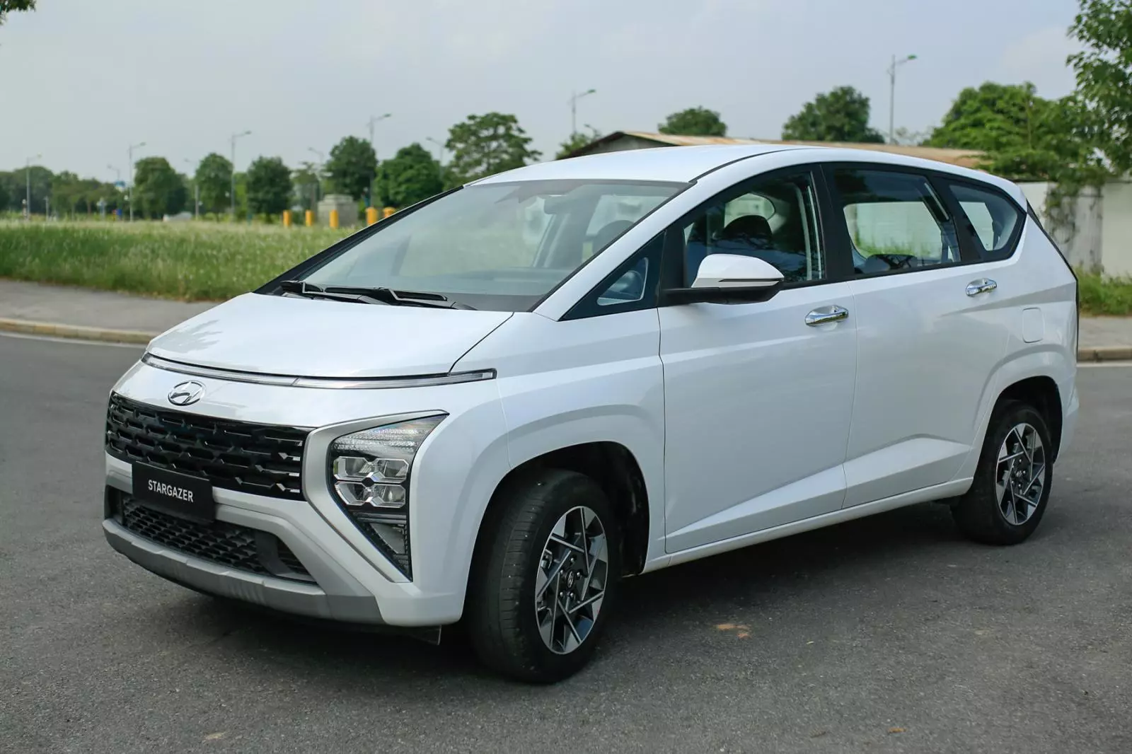 Hyundai Stargazer 1
