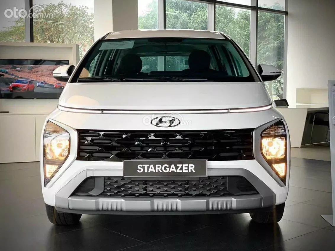 Hyundai Stargazer đại hạ gi&aacute;, MPV b&aacute;n ngang xe hạng A.