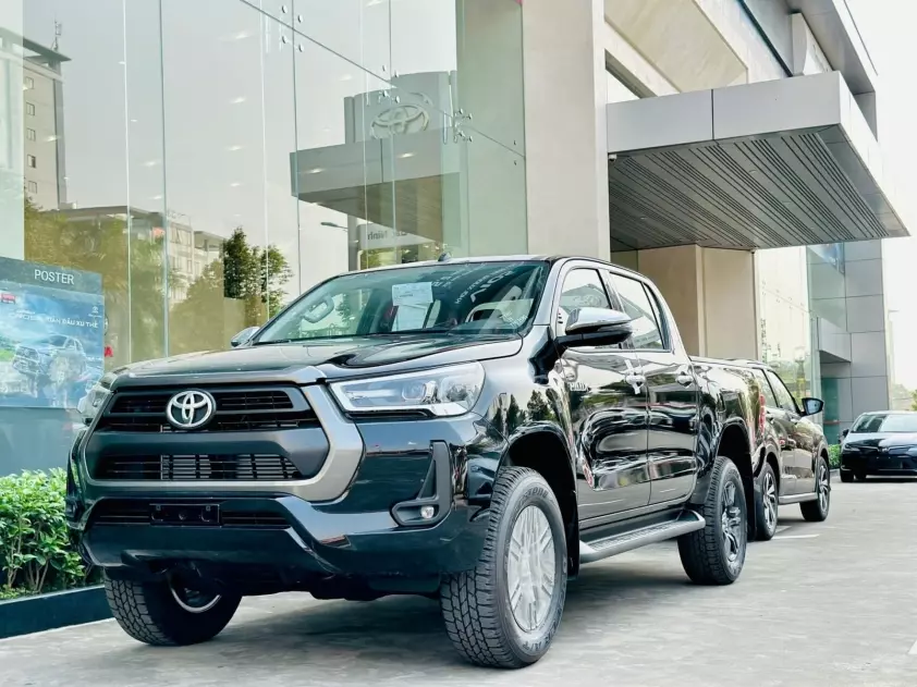 Đại l&yacute; nhận cọc Toyota Hilux 2024 tại Việt Nam, gi&aacute; dự kiến chỉ từ 700 triệu 1