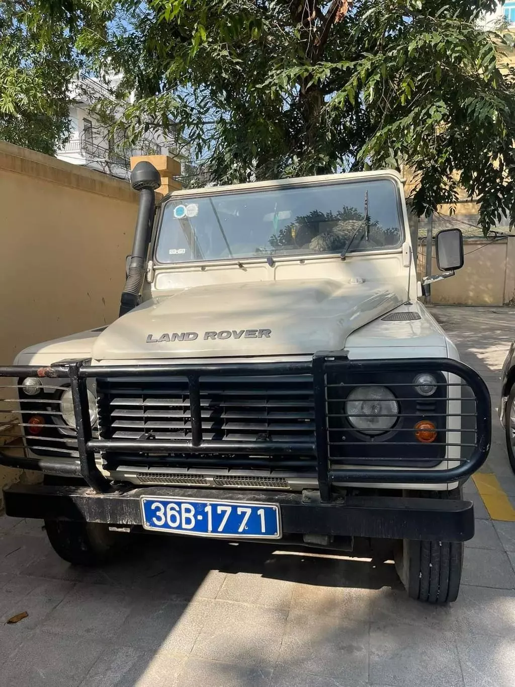 Land Rover cũ gi&aacute; khởi điểm 71 triệu đồng được trả tới 3 tỷ đồng - Người mua kh&ocirc;ng phải d&acirc;n chơi 2