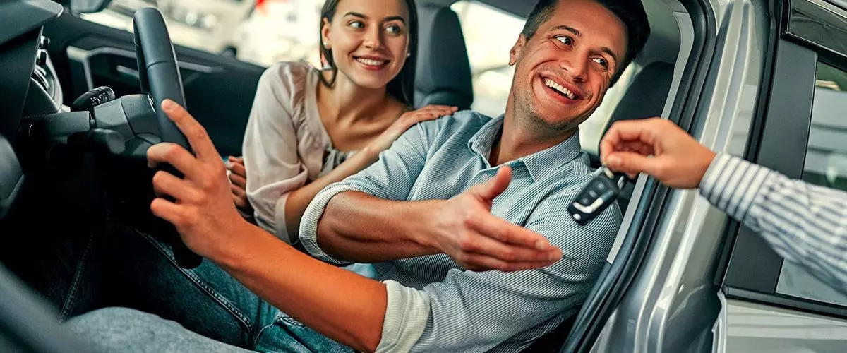 Biến xế xịn th&agrave;nh m&oacute;n đầu tư th&ocirc;ng minh. 1