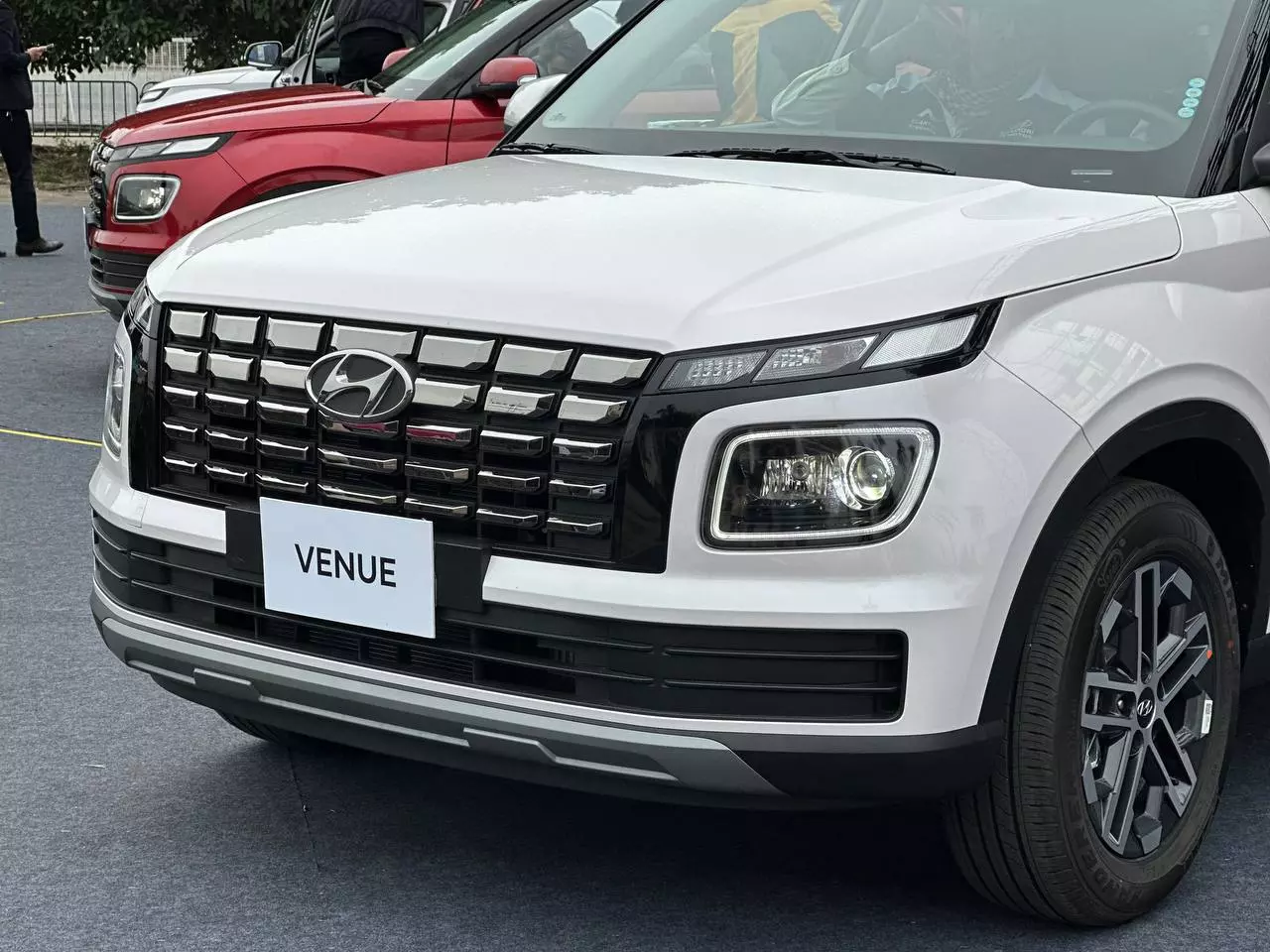 Tản nhiệt xe Hyundai Venue .