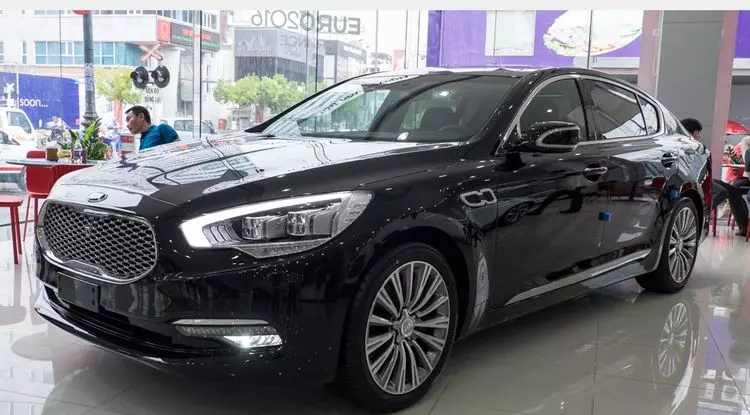 KIA Quoris 
