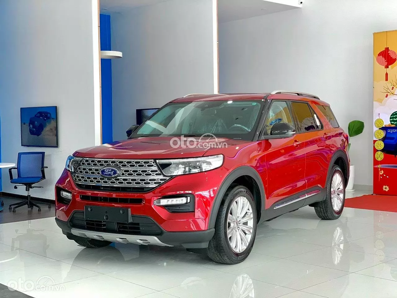 Giá xe Ford Explorer giảm sốc tại đại lý, lên tới 440 triệu đồng.