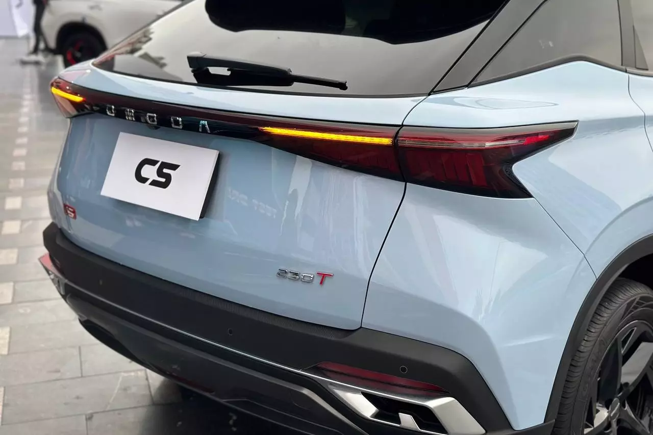 Đuôi xe Omoda C5 1