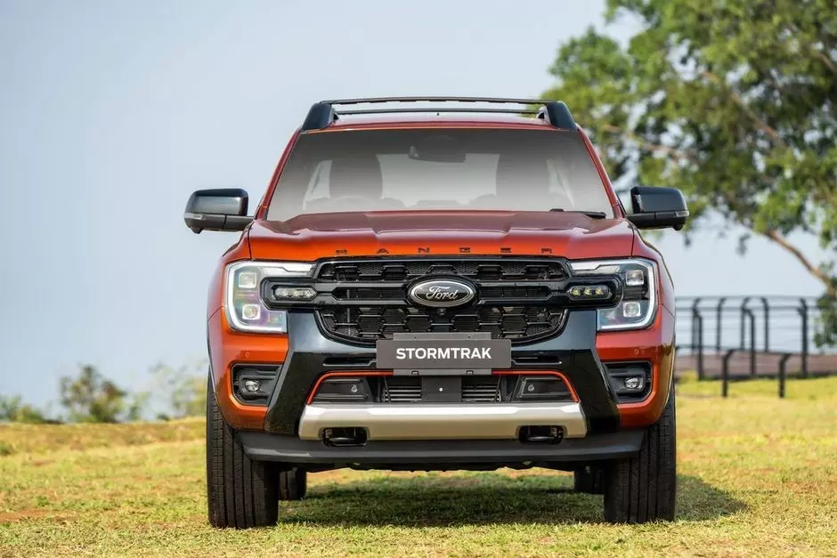 Ford Ranger Stormtrak sắp bán tại Việt Nam lộ giá dự kiến hơn 1 tỷ đồng 1