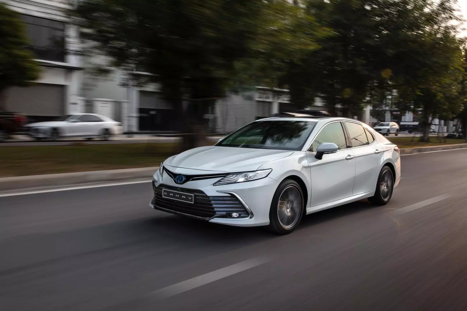  doanh số Toyota Camry.