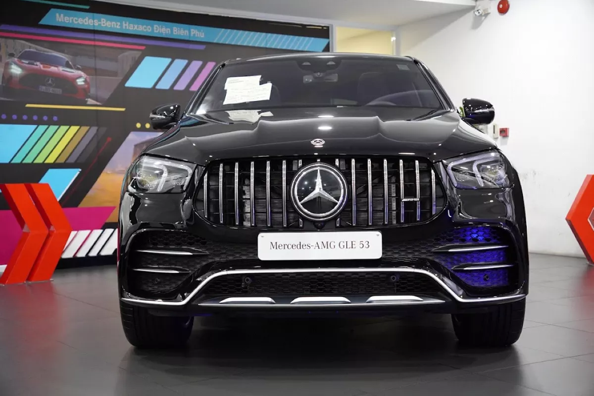 Giá xe Mercedes-AMG GLE 53 Coupe giảm tới 1 tỷ đồng tại đại lý 1