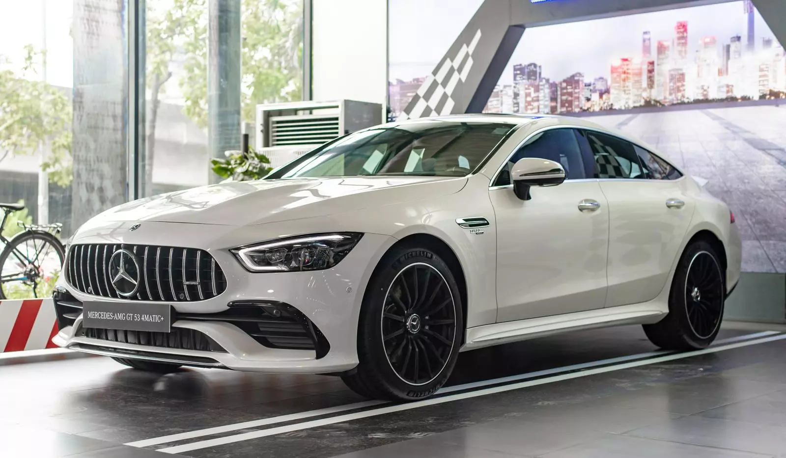 Giá xe Mercedes-AMG GT 53 4MATIC + Coupé mới nhất.