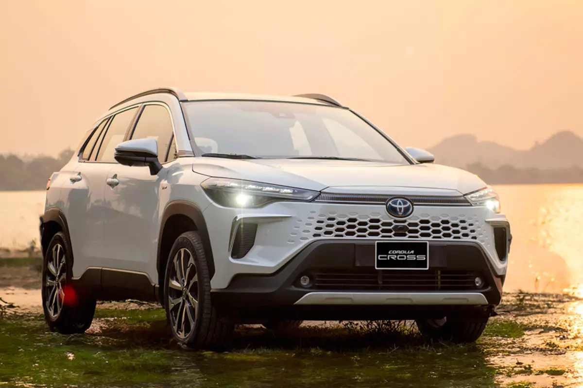 Toyota Corolla Cross 2024 trình làng, chỉ còn 2 phiên bản, giá từ 820 triệu đồng 1