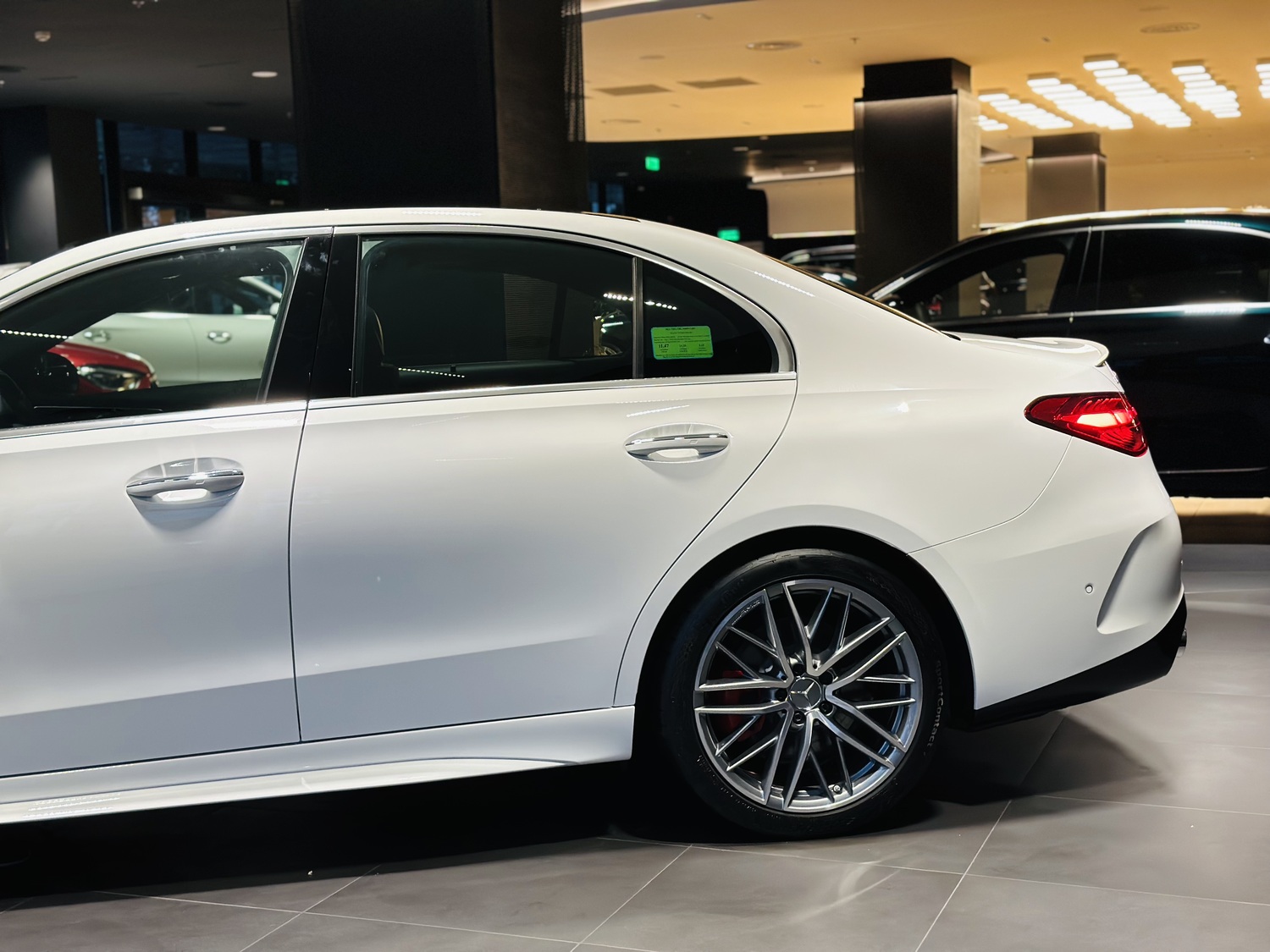 Tay nắm cửa xe Mercedes-AMG.