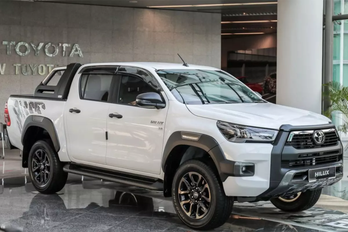 Toyota Hilux 2024 ra mắt thị trường Việt, đấu Ford Ranger với giá 668 triệu đồng 1